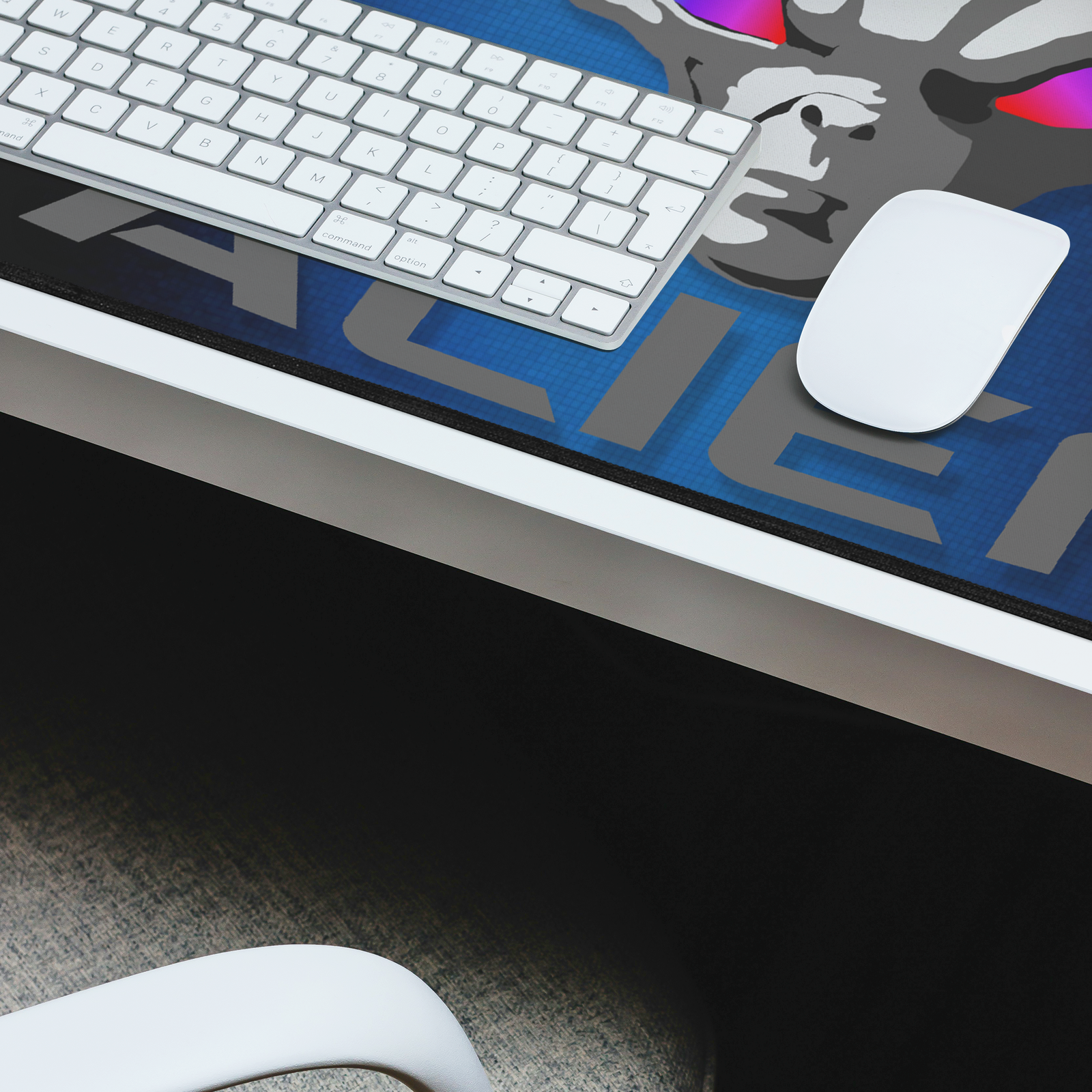 aliendm1_Deskmat_XL_Closeup_Master_Mockup.png