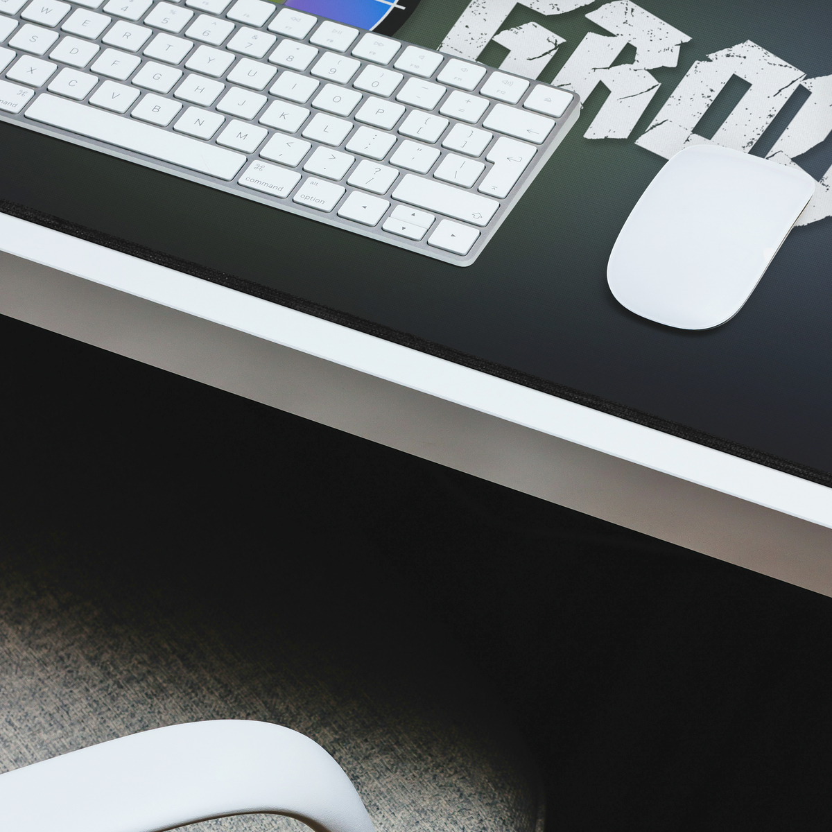 groydm1_Deskmat_XL_Closeup_Master_Mockup.png