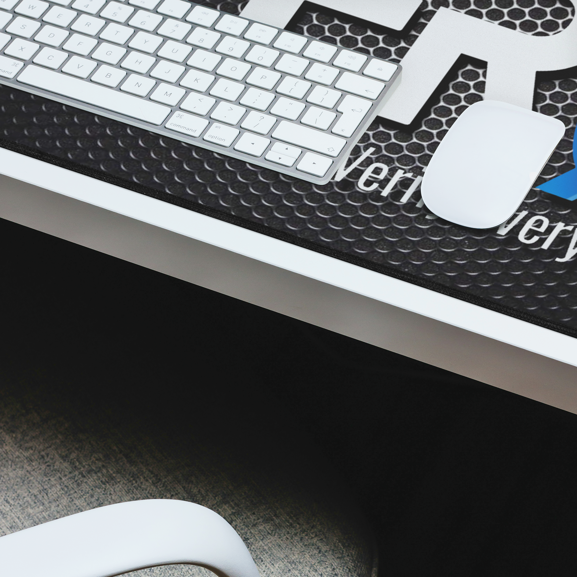 ztdm1_Deskmat_XL_Closeup_Master_Mockup.png